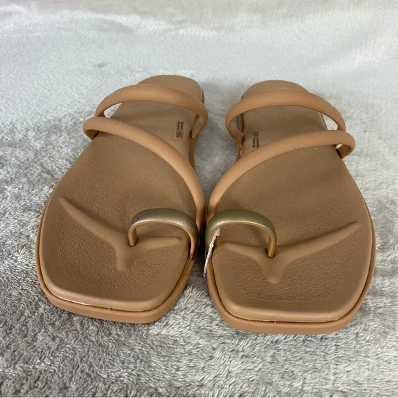 Crocs Miami Metallic Toe Loop Sandals Womens Size 10 Beige Strappy NEW - Picture 5 of 10